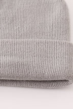 Grey ribbed basic knit beanie
