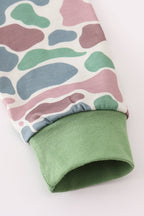 Camouflage print pants set